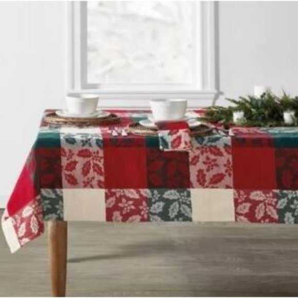 Bee & Willow Home Tablecloth Set 60 x 144 Napkins Runner Holly Theme NWT - Picture 1 of 6